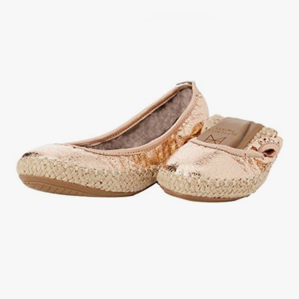 Butterfly Twists Gigi II womens Closed Toe Ballet Flats